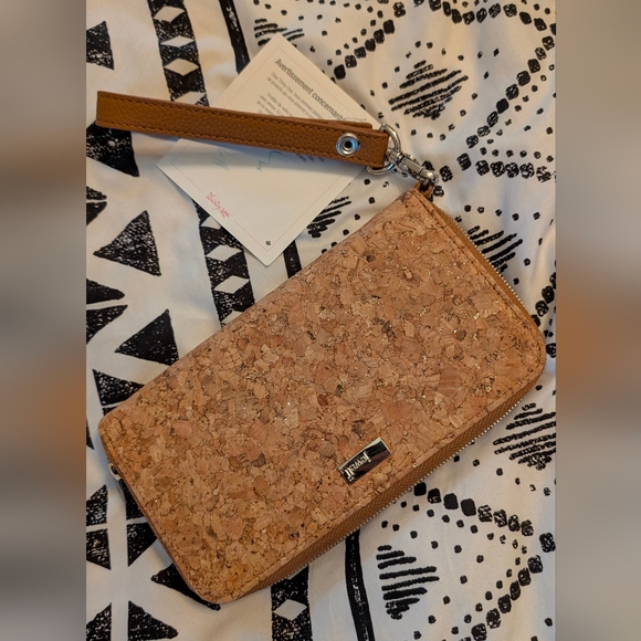 thirty-one Handbags - Thirty-One Cork Wristlet with Brown Strap